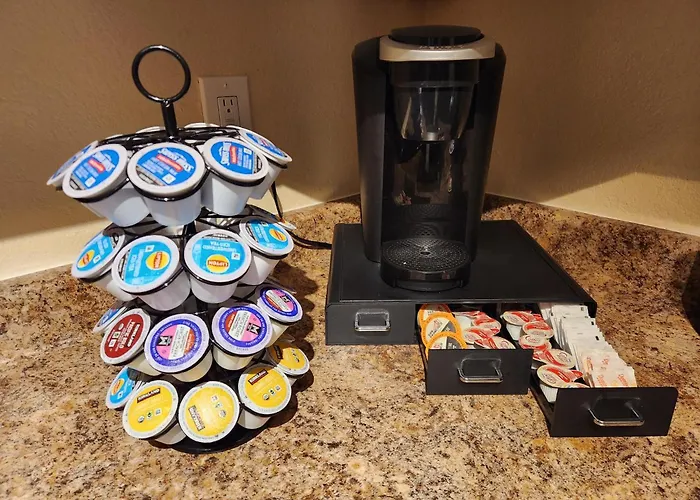 2-bed Condo, Cook-ready Kitchen, And Laundry, 5-8 Minutes From Of Arizona And Downtown Apartment