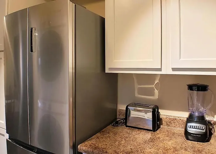 2-bed Condo, Cook-ready Kitchen, And Laundry, 5-8 Minutes From Of Arizona And Downtown Tucson