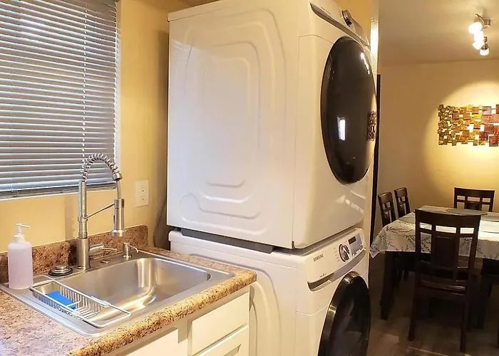 2-bed Condo, Cook-ready Kitchen, And Laundry, 5-8 Minutes From Of Arizona And Downtown Apartment Tucson