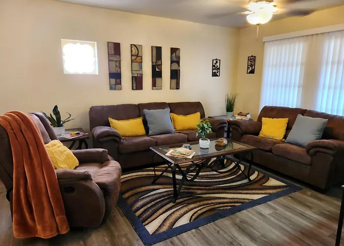 2-bed Condo, Cook-ready Kitchen, And Laundry, 5-8 Minutes From Of Arizona And Downtown Apartment *