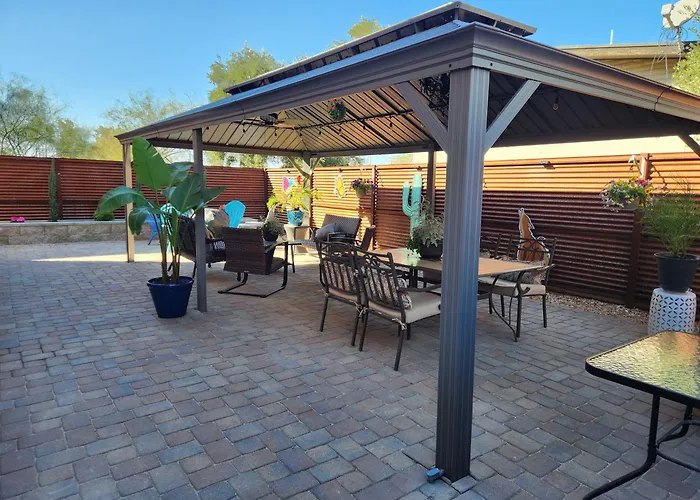 Apartment 2-bed Condo, Cook-ready Kitchen, And Laundry, 5-8 Minutes From Of Arizona And Downtown *