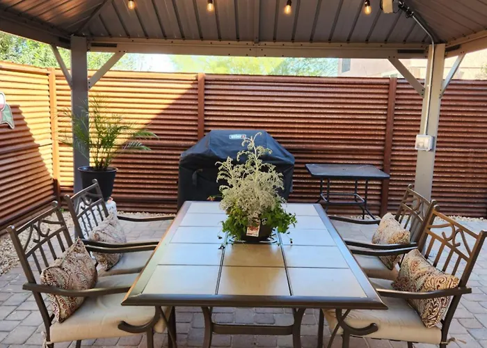 Apartment 2-bed Condo, Cook-ready Kitchen, And Laundry, 5-8 Minutes From Of Arizona And Downtown Tucson