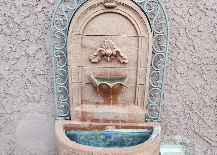 2-bed Condo, Cook-ready Kitchen, And Laundry, 5-8 Minutes From Of Arizona And Downtown * Tucson